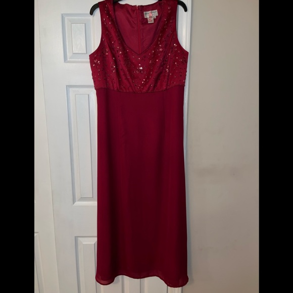 Adrianna Papell Dresses & Skirts - Adrianna Papell Burgundy Color Dress, Size 16